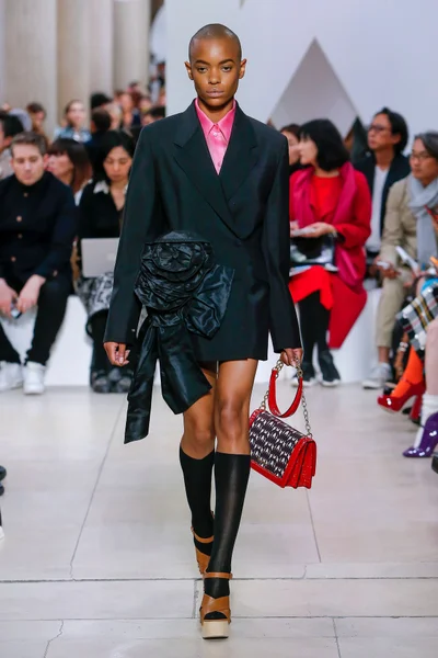 Look 7
